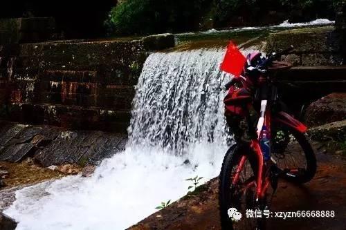 逃离办公室房间